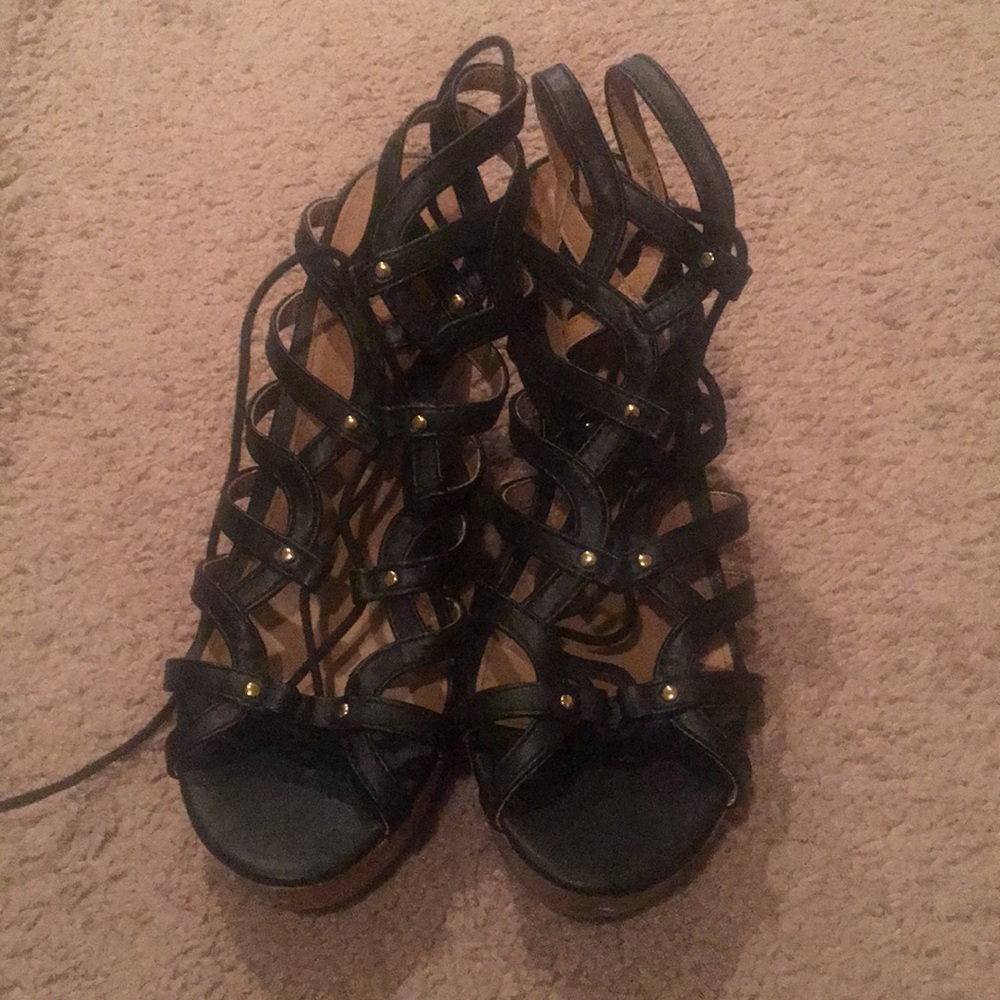 Black strapy Wedges